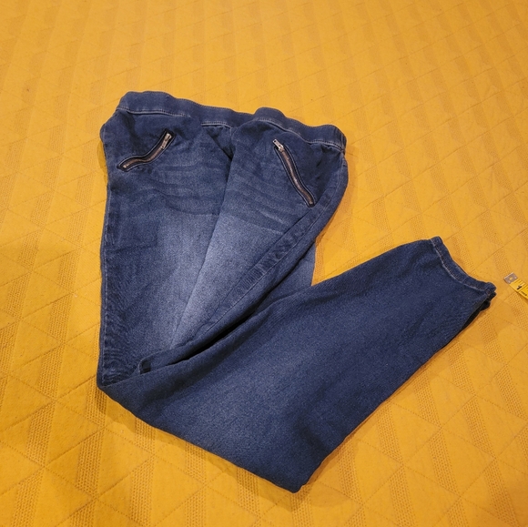 Jennifer Lopez Pull-on Jeggings - Picture 6 of 10